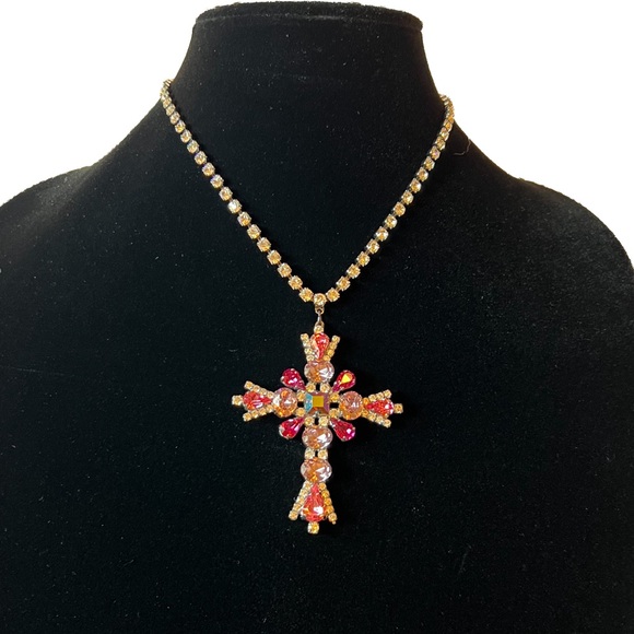 🔸NICKY BUTLER Fashion Collection Limited Edition Pink Crystal Cross Necklace - Picture 4 of 16
